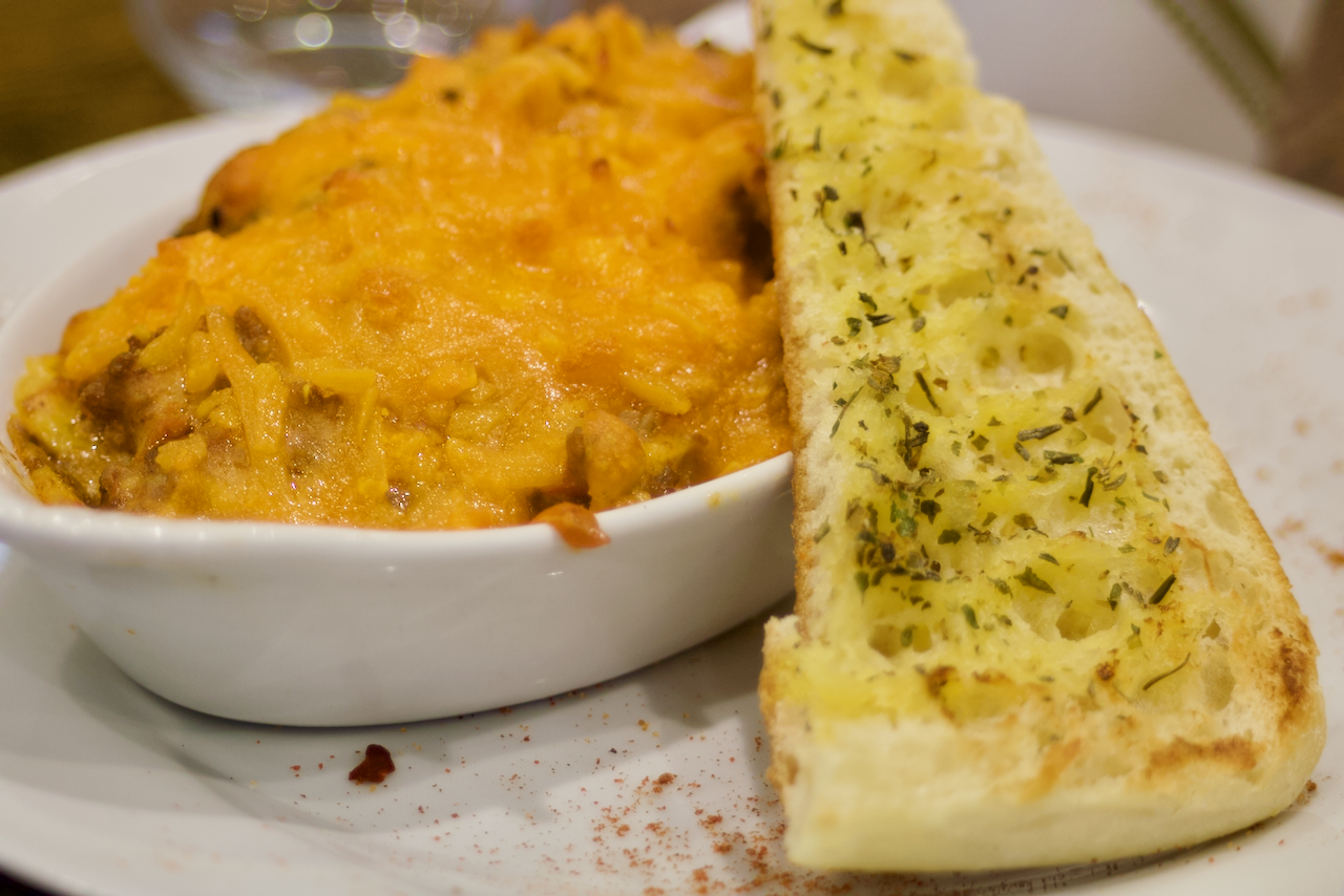Lasagne & Garlic Bread